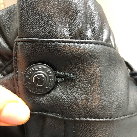 Ashley Mason Faux Leather Short Size 5 - Picture 9 of 10